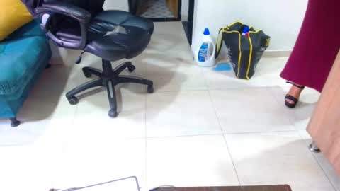 Snapshot of anaids_dam chatting on 02-20-25, 09:53 anaids online show from 02-20-25, 09:53