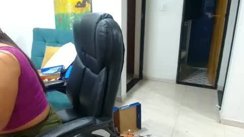 Snapshot of anaids_dam chatting on 02-27-25, 11:37 anaids online show from 02-27-25, 11:37