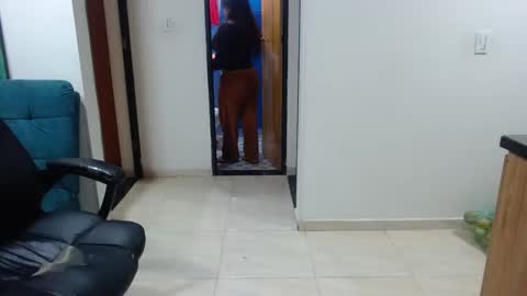 Snapshot of anaids_dam chatting on 03-01-25, 09:51 anaids online show from 03-01-25, 09:51