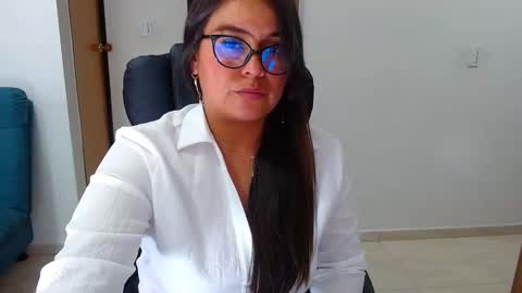 Snapshot of anaids_dam chatting on 03-08-25, 05:01 anaids online show from 03-08-25, 05:01