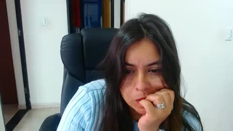 Snapshot of anaids_dam chatting on 03-12-25, 06:33 anaids online show from 03-12-25, 06:33