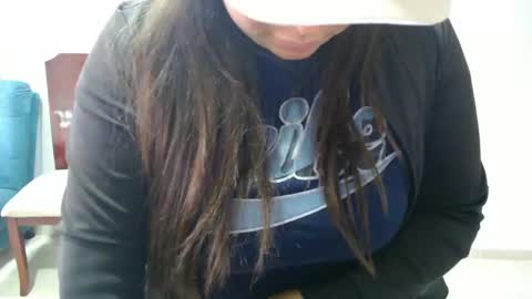 Snapshot of anaids_dam chatting on 09-24-25, 01:36 anaids online show from 09-24-25, 01:36