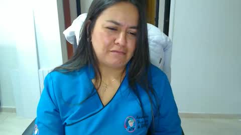 Snapshot of anaids_dam chatting on 10-21-25, 06:08 anaids online show from 10-21-25, 06:08