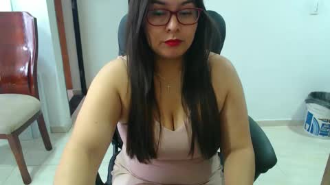 Snapshot of anaids_dam chatting on 10-22-25, 04:18 anaids online show from 10-22-25, 04:18