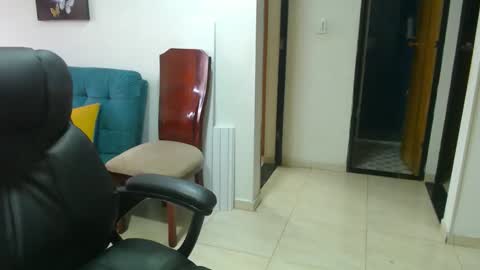 Snapshot of anaids_dam chatting on 10-28-25, 12:52 anaids online show from 10-28-25, 12:52