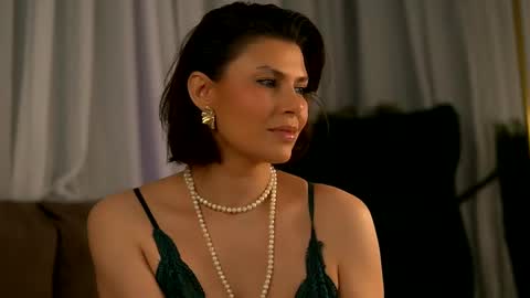 Anais online show from 03-10-25, 05:11