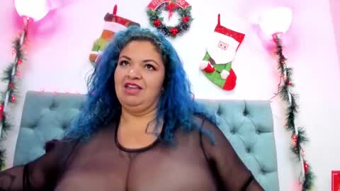 Snapshot of anamariiarios chatting on 12-07-24, 01:58 Ana Maria online show from 12-07-24, 01:58