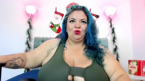 Snapshot of anamariiarios chatting on 12-16-24, 08:05 Ana Maria online show from 12-16-24, 08:05
