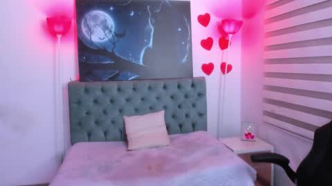 Snapshot of anamariiarios chatting on 02-25-25, 05:19 Ana Maria online show from 02-25-25, 05:19