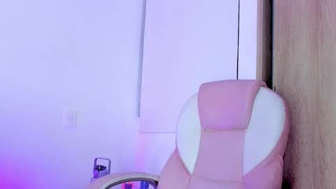 Snapshot of anastaciablake chatting on 12-16-24, 04:13 Anastacia online show from 12-16-24, 04:13