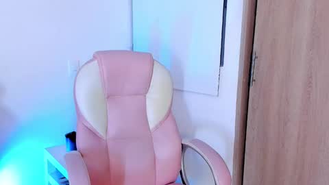 Snapshot of anastaciablake chatting on 10-17-25, 11:40 Anastacia online show from 10-17-25, 11:40