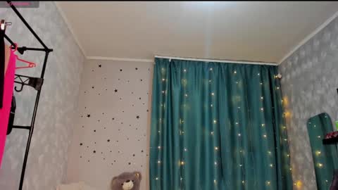 Snapshot of anastasia_gold1 chatting on 12-31-24, 12:11 anna online show from 12-31-24, 12:11