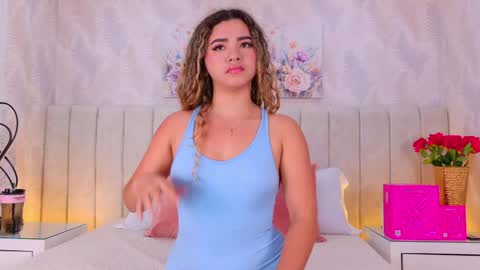 Mia online show from 05-19-26, 12:11