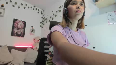 Snapshot of anastasia_tuya chatting on 02-21-26, 11:28 anastasia online show from 02-21-26, 11:28