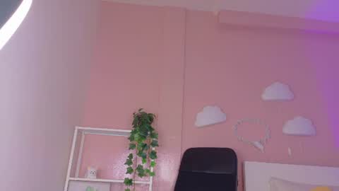 Snapshot of anavicc__ chatting on 07-17-26, 09:27 Kendra online show from 07-17-26, 09:27