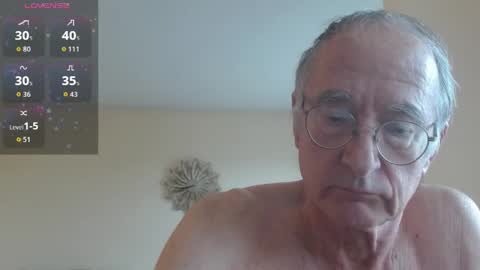 Snapshot of anax69 chatting on 05-11-26, 02:45 mario online show from 05-11-26, 02:45