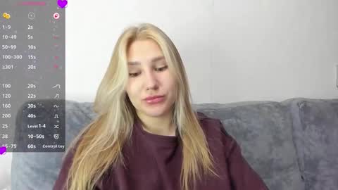 Snapshot of and1sa chatting on 01-13-26, 12:43 Andisa online show from 01-13-26, 12:43