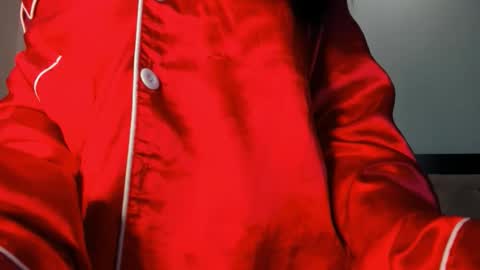 Layla online show from 02-18-26, 11:01