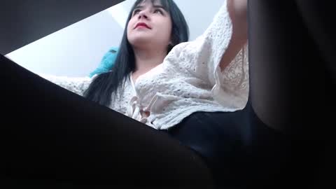 Snapshot of anddrea_ chatting on 01-14-25, 12:03 online show from 01-14-25, 12:03