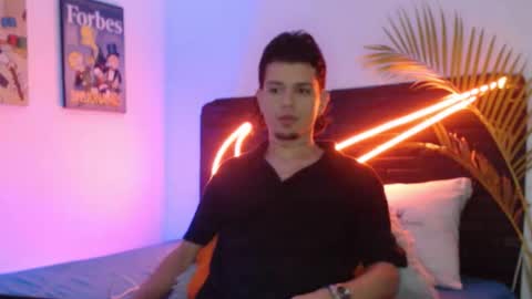 Snapshot of andersonz98 chatting on 12-16-25, 06:51 andersonZ98 online show from 12-16-25, 06:51