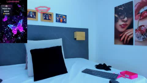 Andrea online show from 04-21-26, 12:22