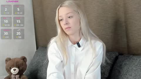 Snapshot of andneveragain chatting on 03-08-25, 11:16 andneveragain online show from 03-08-25, 11:16
