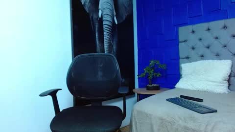 Snapshot of andre_parker chatting on 02-25-25, 11:44 Andre Parker online show from 02-25-25, 11:44