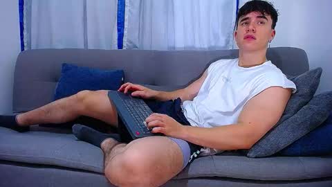 Snapshot of andre_parker chatting on 11-27-25, 01:29 Andre Parker online show from 11-27-25, 01:29