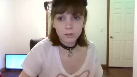 Snapshot of andrea_davenport chatting on 12-28-24, 07:00 andrea online show from 12-28-24, 07:00