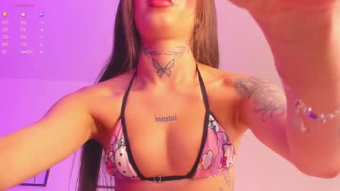 Snapshot of andrea_flow chatting on 02-25-25, 02:22 Andrea online show from 02-25-25, 02:22