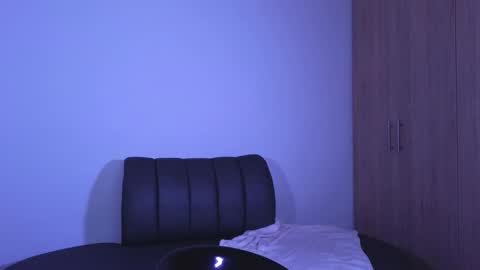 Snapshot of andrea_torres_ chatting on 01-22-25, 05:26 online show from 01-22-25, 05:26