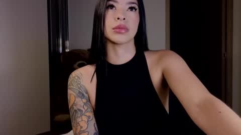 Snapshot of andrea_torres_ chatting on 11-12-25, 03:51 online show from 11-12-25, 03:51