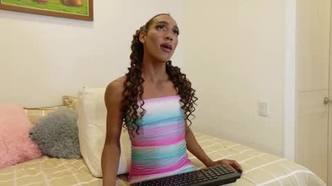 Snapshot of andrea_ts19 chatting on 01-09-26, 04:26 Andrea online show from 01-09-26, 04:26