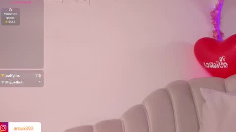 Snapshot of andrearoux chatting on 09-30-25, 11:26 Andrea online show from 09-30-25, 11:26
