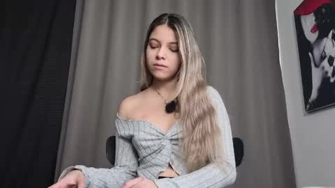 Snapshot of andreau_19 chatting on 06-01-26, 01:24 andreau 19 online show from 06-01-26, 01:24