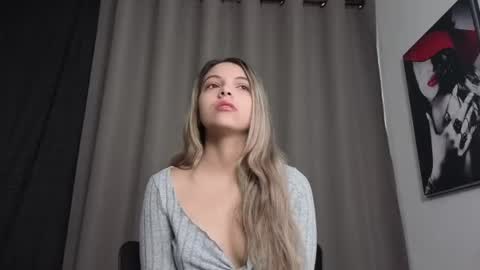 Snapshot of andreau_19 chatting on 06-12-26, 01:32 andreau 19 online show from 06-12-26, 01:32