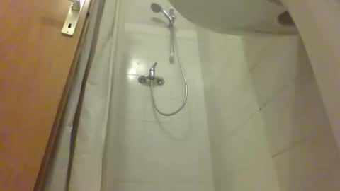 Snapshot of andrecool979 chatting on 02-10-26, 05:17 Andre online show from 02-10-26, 05:17