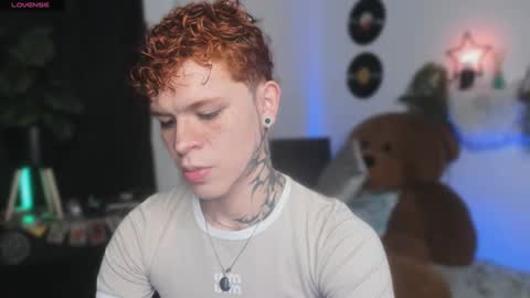 Snapshot of andreewwolffman chatting on 09-12-25, 12:33 Andrew online show from 09-12-25, 12:33