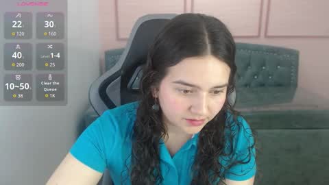 Snapshot of andrelica22_t chatting on 10-08-25, 02:42 ANDREA online show from 10-08-25, 02:42