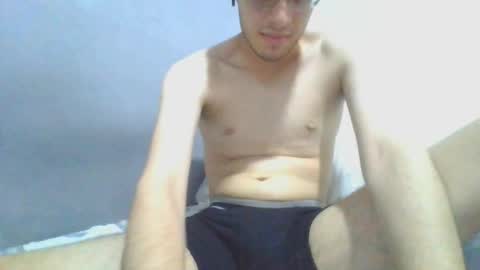 Snapshot of andres129494 chatting on 11-12-25, 10:30 andres129494 online show from 11-12-25, 10:30