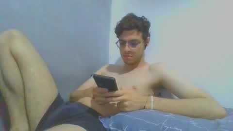 Snapshot of andres129494 chatting on 11-17-25, 02:17 andres129494 online show from 11-17-25, 02:17