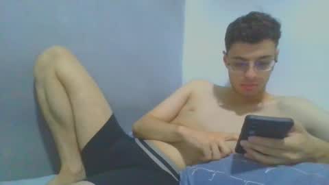 Snapshot of andres129494 chatting on 11-21-25, 03:05 andres129494 online show from 11-21-25, 03:05