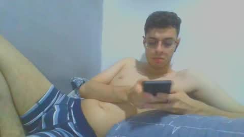 Snapshot of andres129494 chatting on 11-22-25, 02:21 andres129494 online show from 11-22-25, 02:21