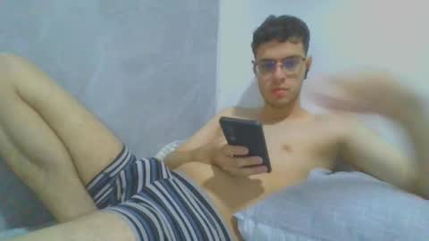 Snapshot of andres129494 chatting on 11-28-25, 02:36 andres129494 online show from 11-28-25, 02:36