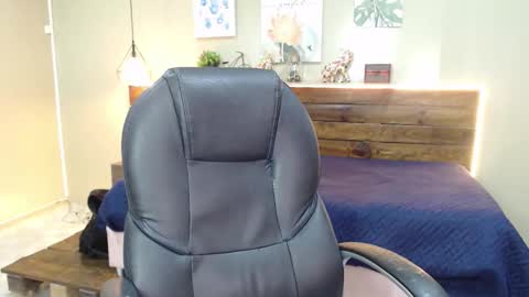 IM ANDRES online show from 11-30-25, 01:37