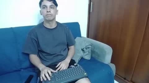 Snapshot of andres_69_fantasy chatting on 06-21-26, 11:29 andres_69_fantasy online show from 06-21-26, 11:29