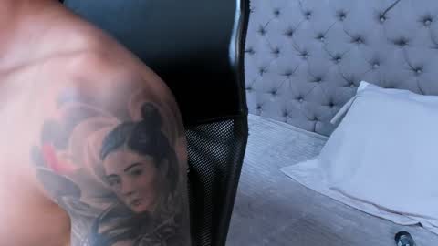 insta andres clark  online show from 11-19-25, 05:46