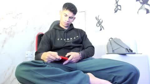 Snapshot of andres_stud chatting on 10-05-25, 04:11 andres_stud online show from 10-05-25, 04:11