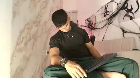 Snapshot of andres_stud chatting on 10-26-25, 04:29 andres_stud online show from 10-26-25, 04:29