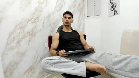 Snapshot of andres_stud chatting on 11-24-25, 04:23 andres_stud online show from 11-24-25, 04:23